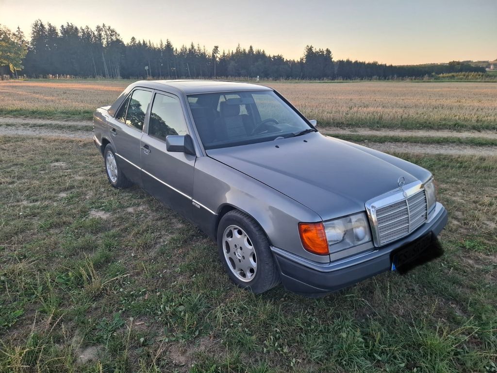 Bild des Angebotes Mercedes-Benz 300 D W124 Oldtimer H-Kennzeichen Neu Tüv