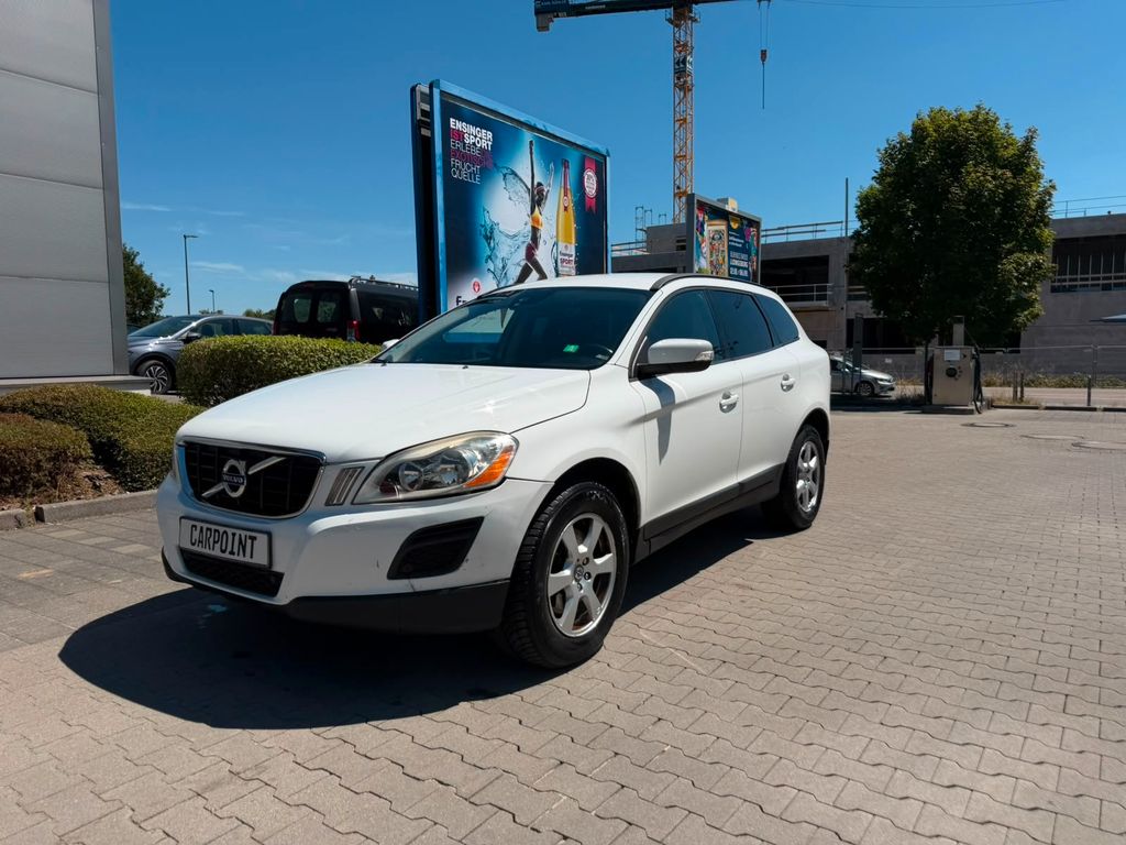Bild des Angebotes Volvo XC 60Kinetic Drive AUT/KLIMA/SHZ/PDC/AHK/TOP