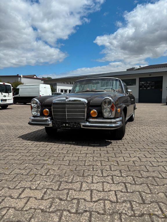 Bild des Angebotes Mercedes-Benz 280 SE 3.5 Cabriolet (W111 Flachkühler)