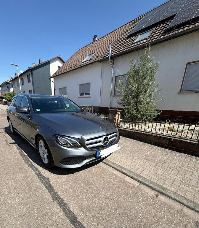 Bild des Angebotes Mercedes-Benz E 200 d T-Modell Automatik Kombi