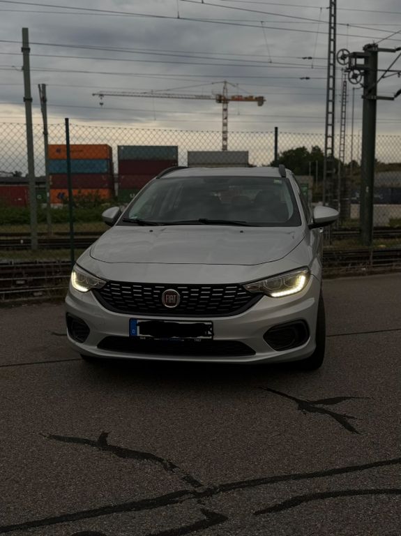 Bild des Angebotes Fiat Tipo 1.6 MultiJet LOUNGE LOUNGE
