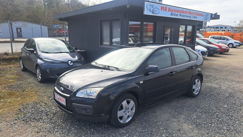Bild des Angebotes Ford Focus Lim. Style*Klima*Tüv Neu*2.Hand*AHK 1,2T*