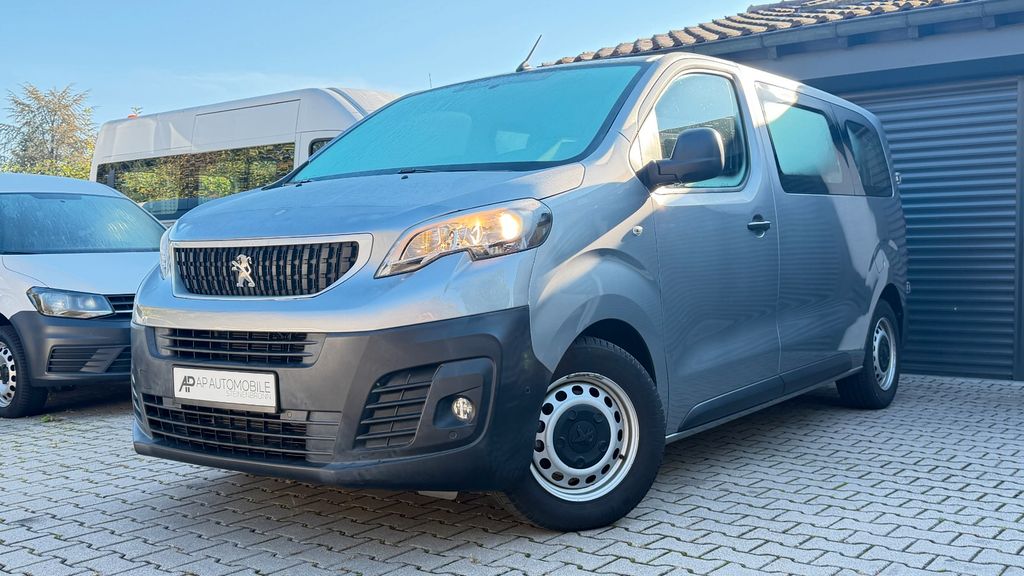 Bild des Angebotes Peugeot Expert Kombi L2 8-Sitzer/1H/32tkm/Navi/AHK/Klima