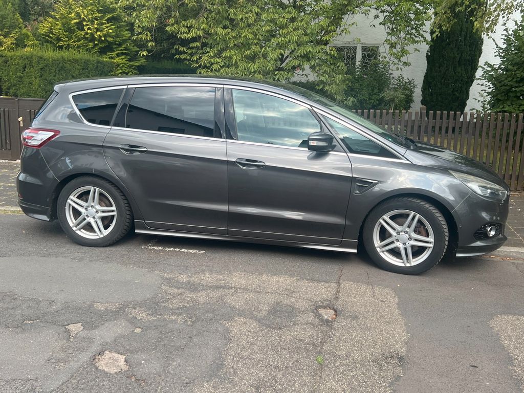 Bild des Angebotes Ford S-Max TDCi 209PS Titanium Dunkel Tiefer Standh.