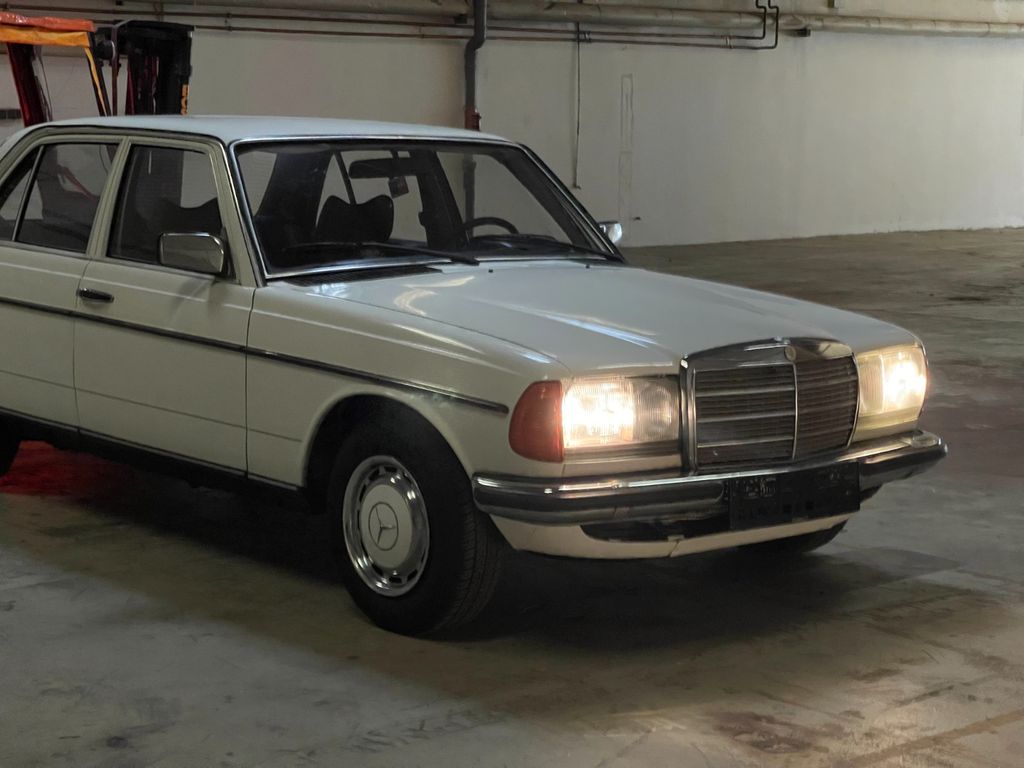 Bild des Angebotes Mercedes-Benz W123 - 280 E - EZ 02 / 1980