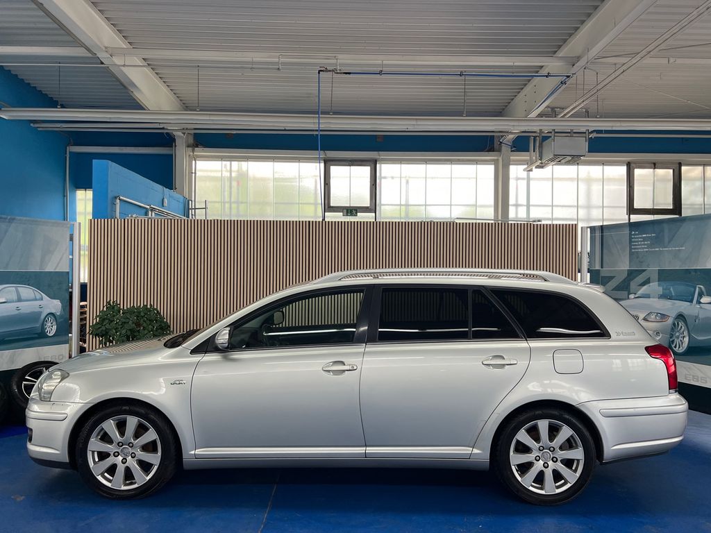 Bild des Angebotes Toyota Avensis Kombi 2.2 D-CAT Team   (AMAN®)
