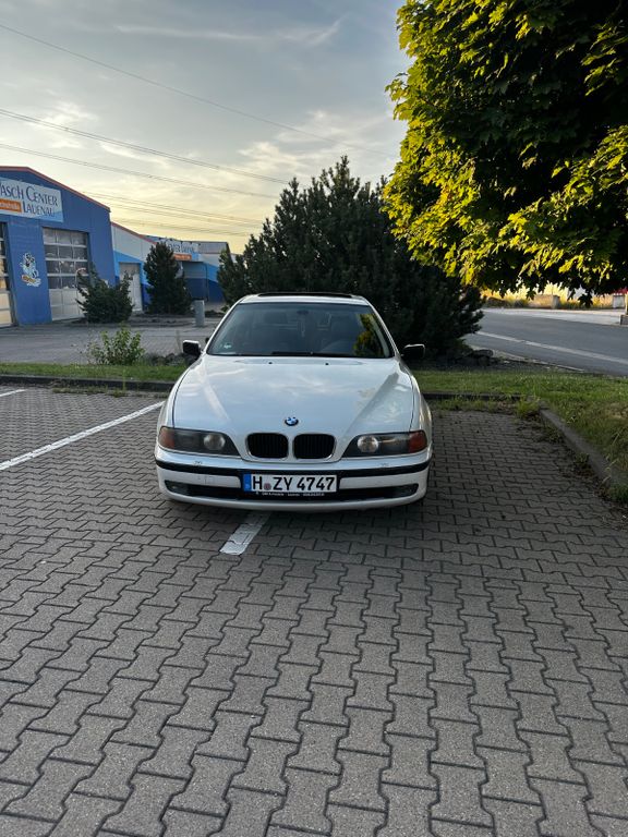 Bild des Angebotes BMW E39 528i Sehr guter Zustand TÜV neu