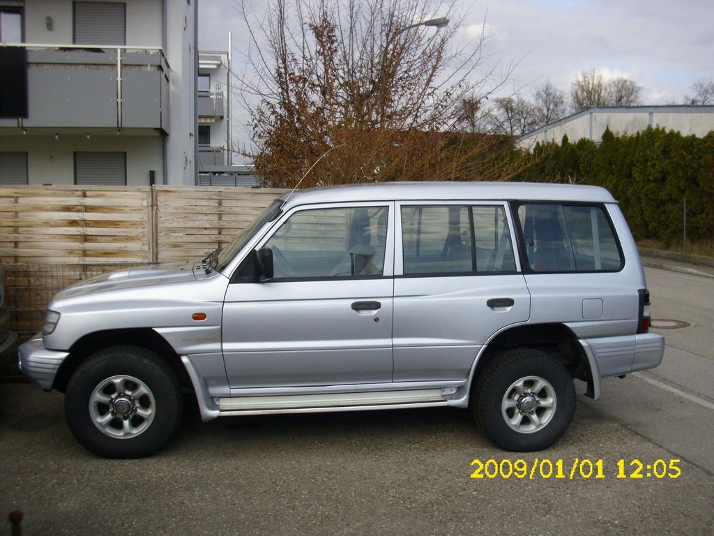 Bild des Angebotes Mitsubishi Pajero V20 2,5 4x4 Klimaautomatik