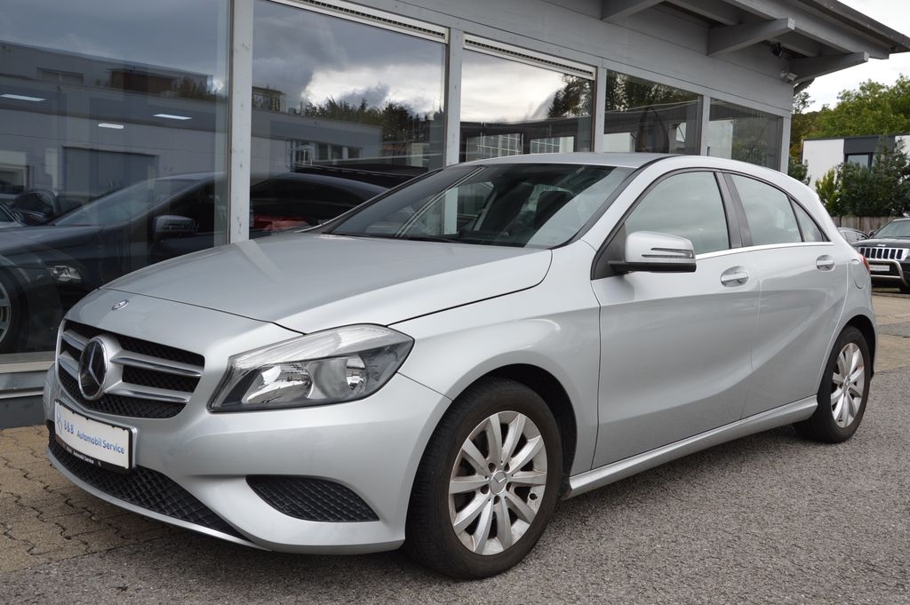 Bild des Angebotes Mercedes-Benz A 180 *STYLE*NAVI*ANDROID-DISPLAY*SHZ*TEIL-LEDER