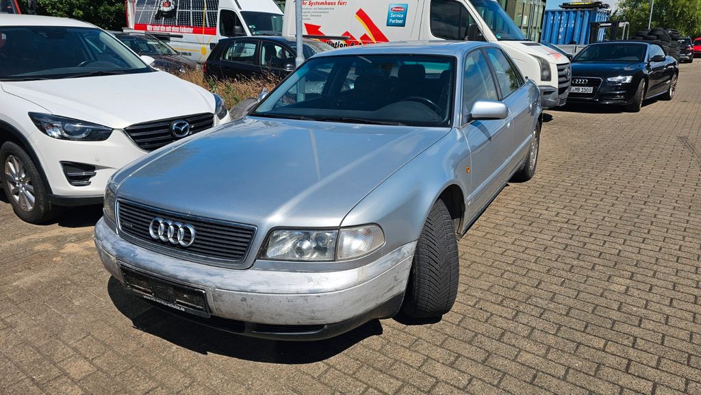 Audi A8 2.8 tiptronic quattro