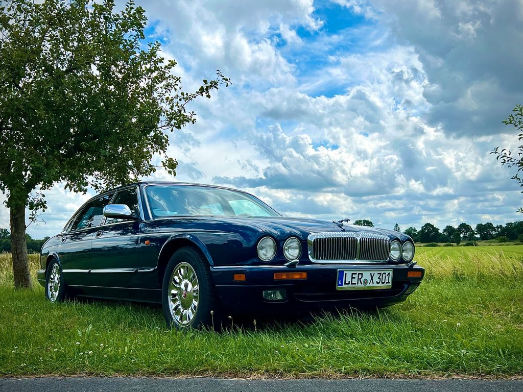 Bild des Angebotes Jaguar Daimler 4.0 Six Lang Jaguar X300 AHK Tausch