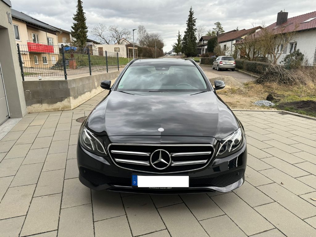 Bild des Angebotes Mercedes-Benz E 250 T Autom. Navi CarPlay