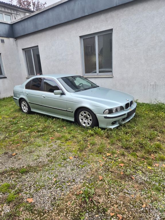BMW 528i A -
