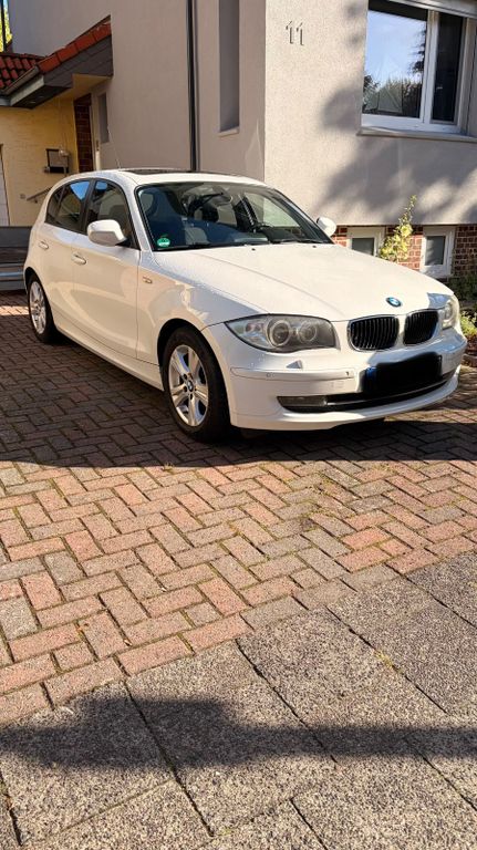 Bild des Angebotes BMW 120d - Autom.,Navi, Tempo, Shzg, Xenon, S-Dach
