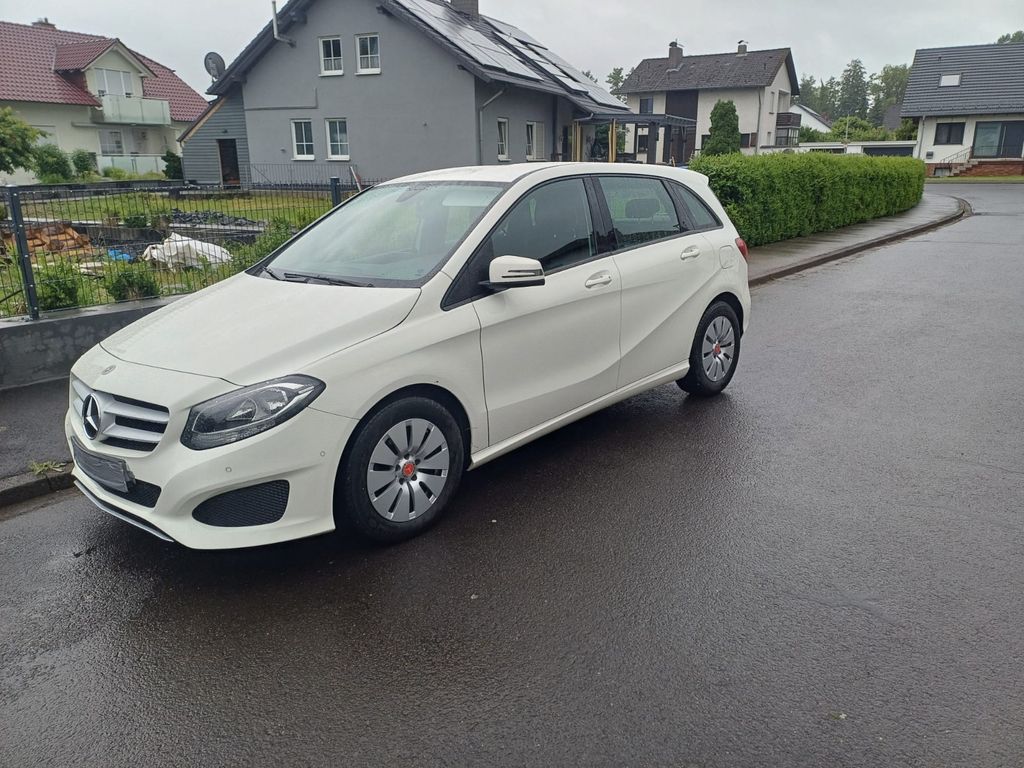 Bild des Angebotes Mercedes-Benz B 180 d - Gepflegtes Fahrzeug
