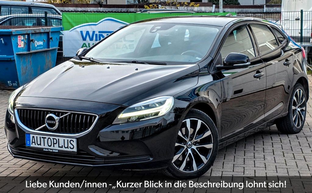 Volvo V40 Momentum, LED, Klimatronic, Nav, PDC