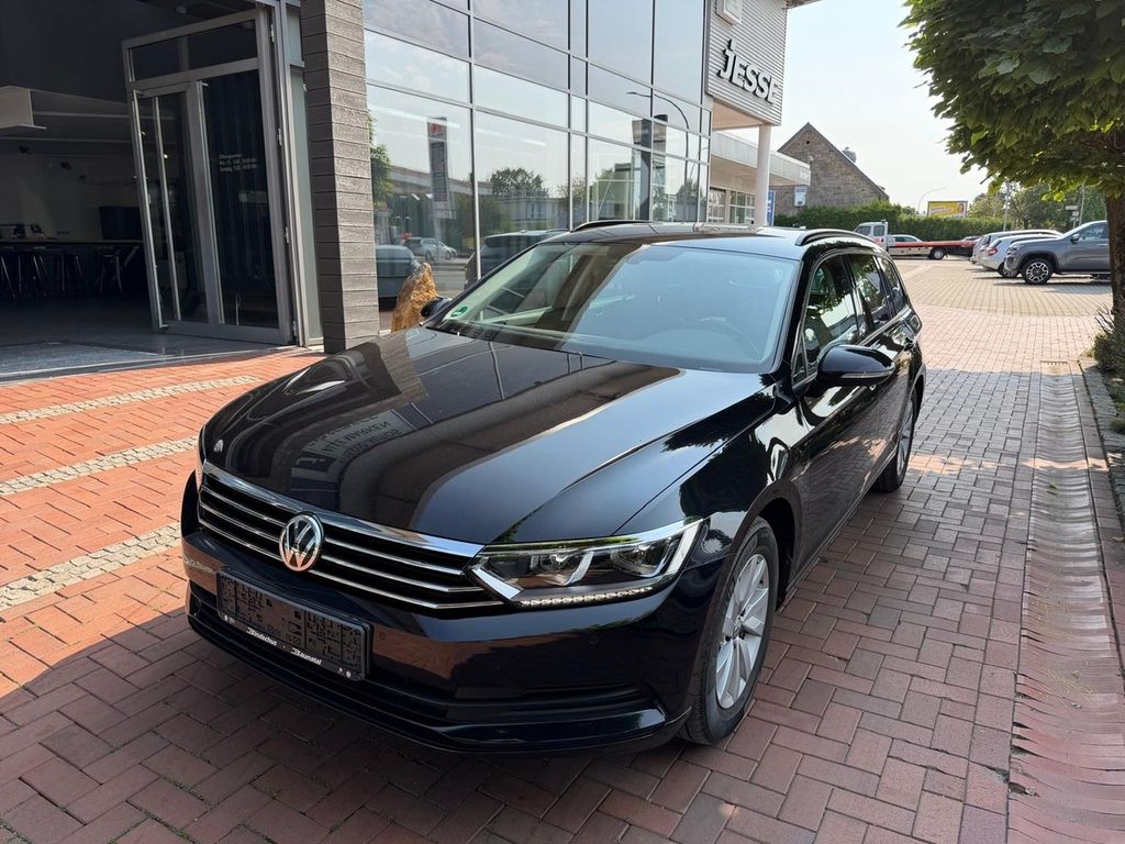 Bild des Angebotes Volkswagen Passat Trendline LED PDC NAVI SHZ