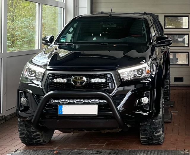 Bild des Angebotes Toyota HiLux 4x4 DoubleCab Autm. Executive*UMBAU*3,5t*