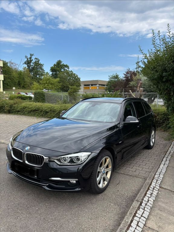 Bild des Angebotes BMW 320i Touring Luxury Line