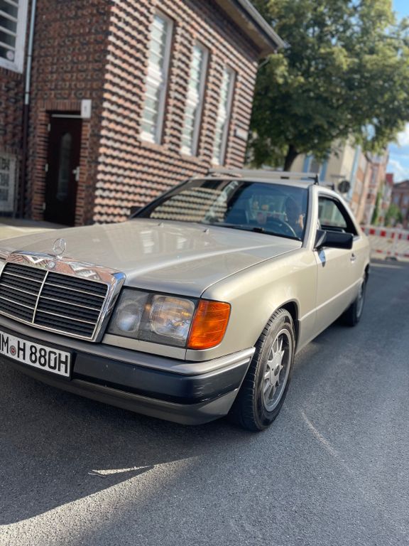 Mercedes-Benz CE 230 Coupe W124 mit seltenem Zubehör