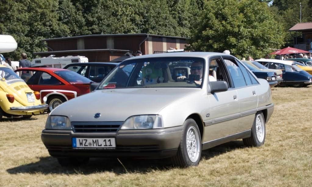 Opel Omega 2.0i CD
