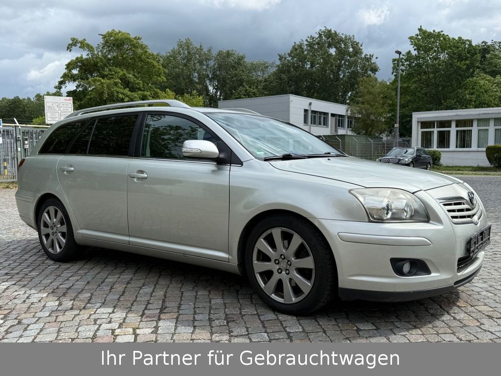 Toyota Avensis Combi Executive 2.0-l-VVT-i Automatik