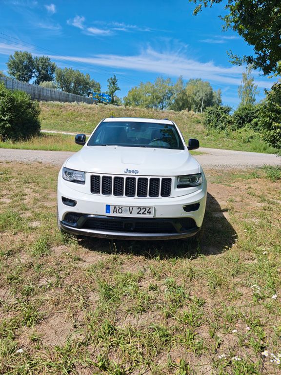 Bild des Angebotes Jeep Grand Cherokee Summit 3.0 V6 M.-Jet 184kW Au...