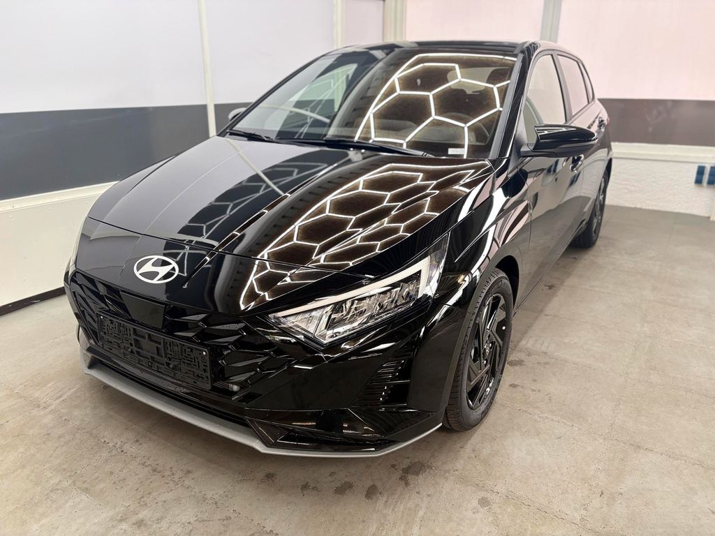 Bild des Angebotes Hyundai i20 STYLE DCT BLACK PACK SHZ NAVI RFK ALU 1.0...