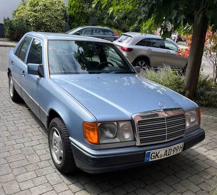 Bild des Angebotes Mercedes-Benz 230E, H-Kennzeichen, AHK, Schiebedach.