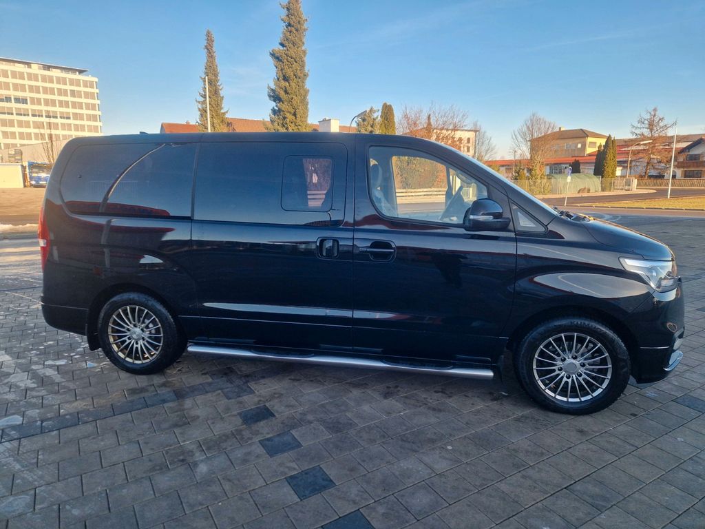 Hyundai H-1 Grand Srarex