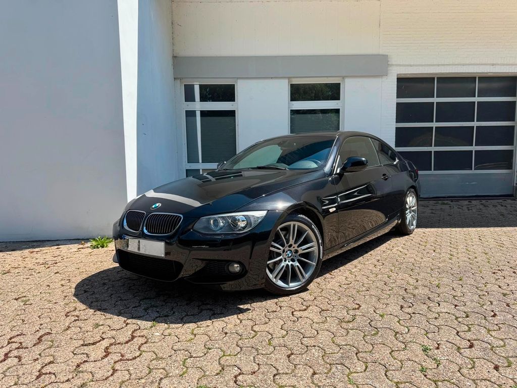 Bild des Angebotes BMW 325d Coupe M Paket Navi Leder LED PDC TOP!