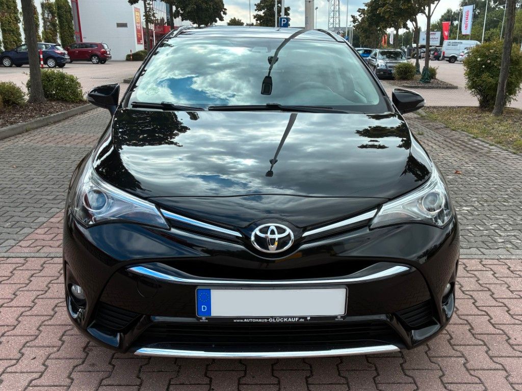 Bild des Angebotes Toyota Avensis 2.0 D-4D Scheckheftgepflegt