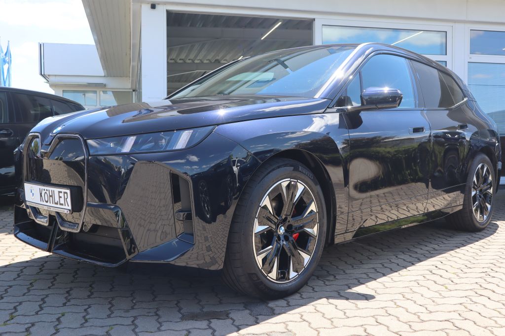 Bild des Angebotes BMW iX xDrive45 M Sport Pro/AHK/SoftClose/HK/DAB