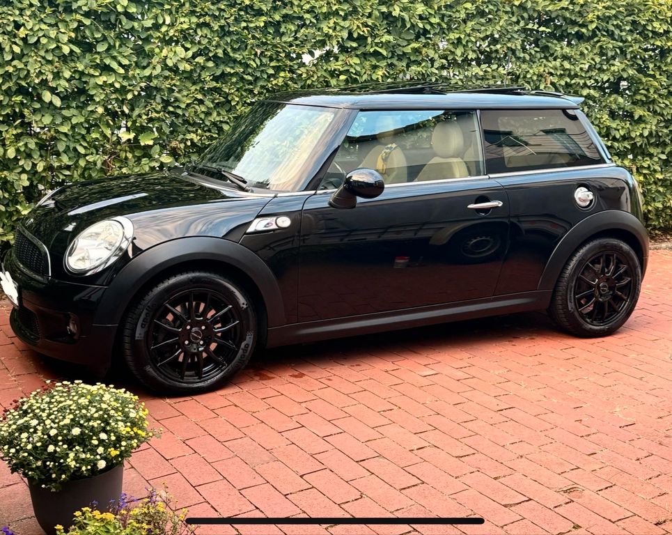 Bild des Angebotes MINI Cooper SHU + Insp. neu, gepflegt und sauber