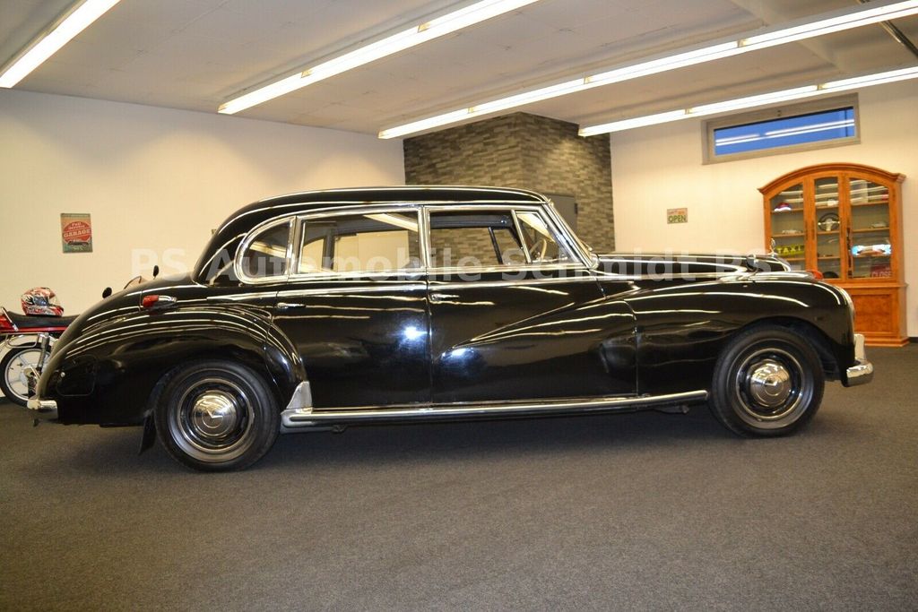 Mercedes-Benz 300 B Adenauer OLDTIMER (Deutsches Fahrzeug)