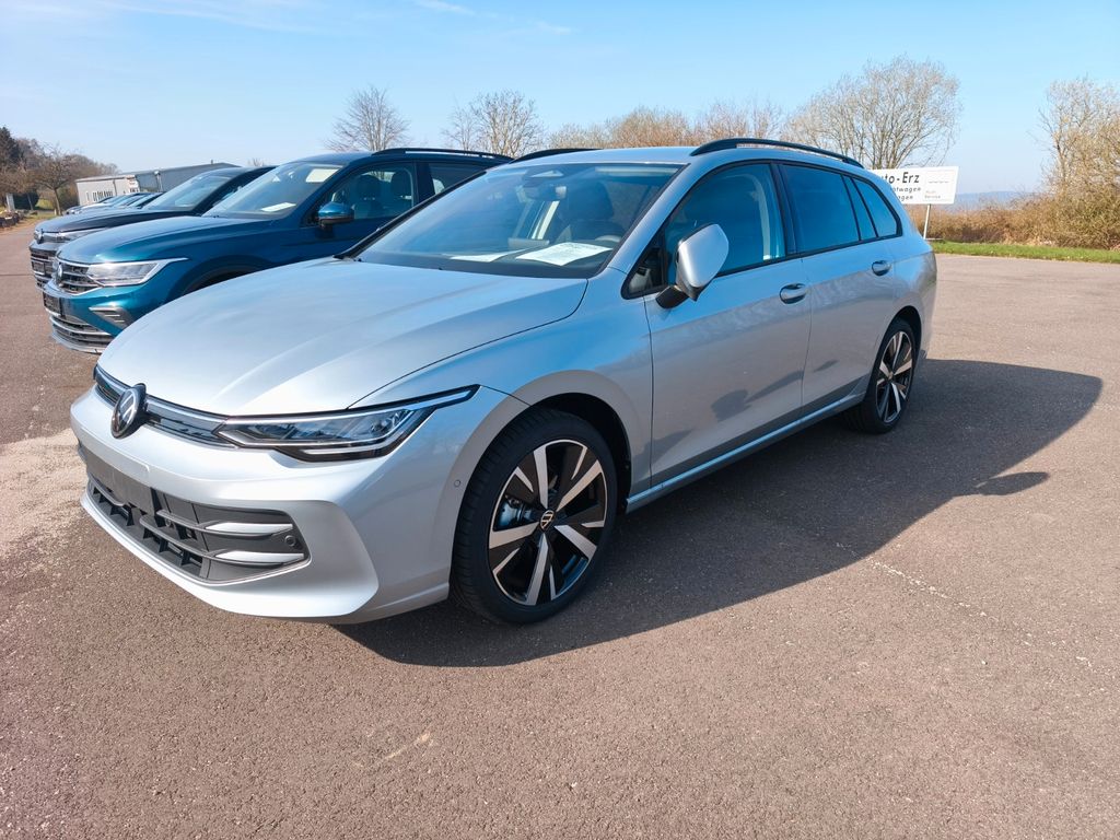 Bild des Angebotes Volkswagen Golf VIII Variant 1.5 TSI 85 kW AHK Sitzhzg