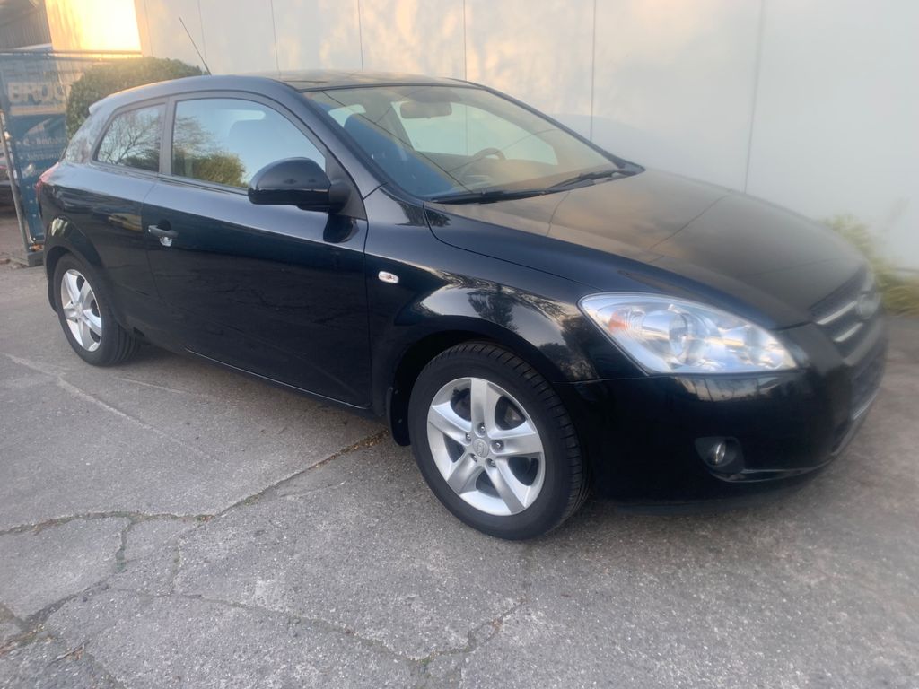Bild des Angebotes Kia cee'd / Ceed LX 2. Hand top Zustand Klima ZV etc