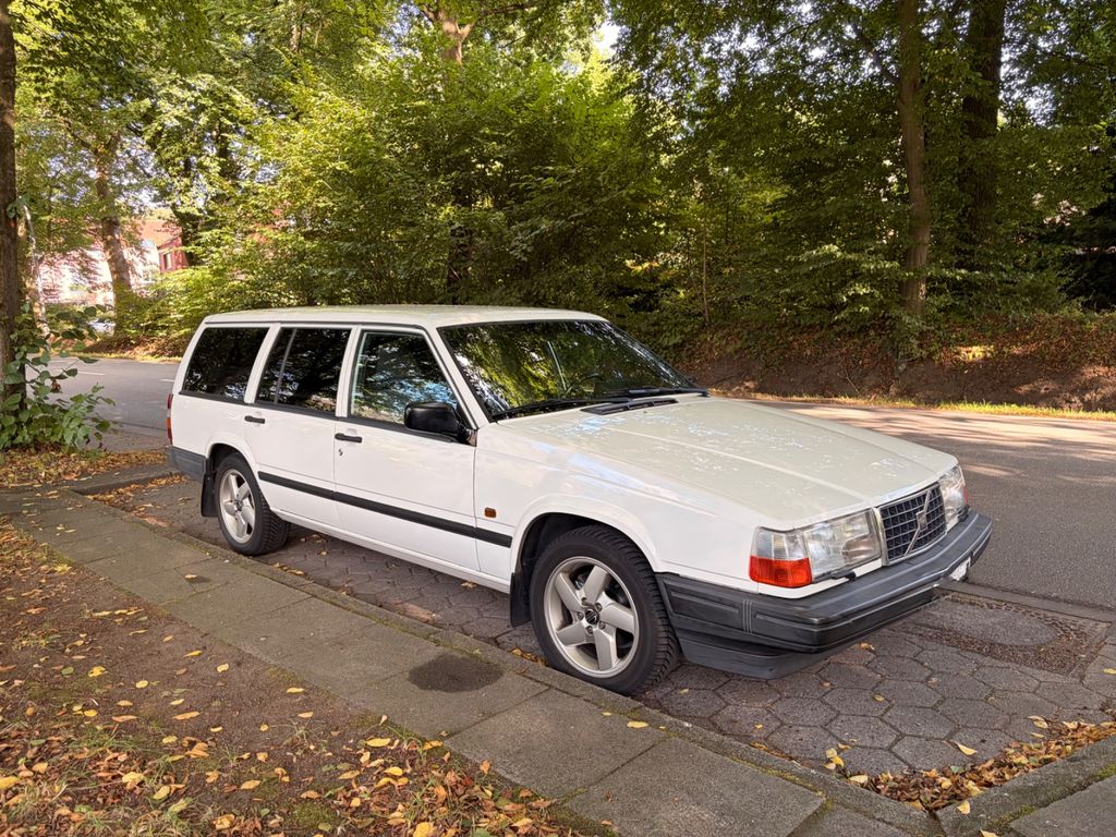 Bild des Angebotes Volvo 945 Der schwedische Klassiker! -Unfallfrei!-