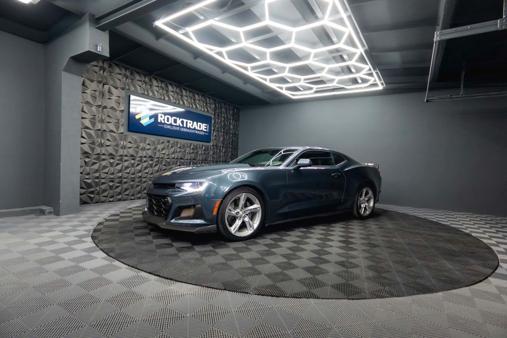 Bild des Angebotes Chevrolet Camaro 6.2 SS Coupe ZL1 Performance *6 Gang*LED*