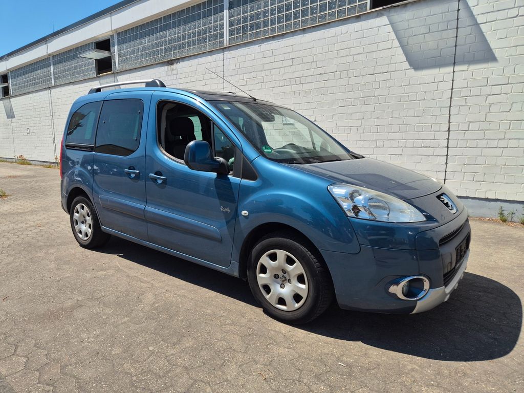 Bild des Angebotes Peugeot Partner Tepee Family/PANO/EURO5/1.6 DIESEL