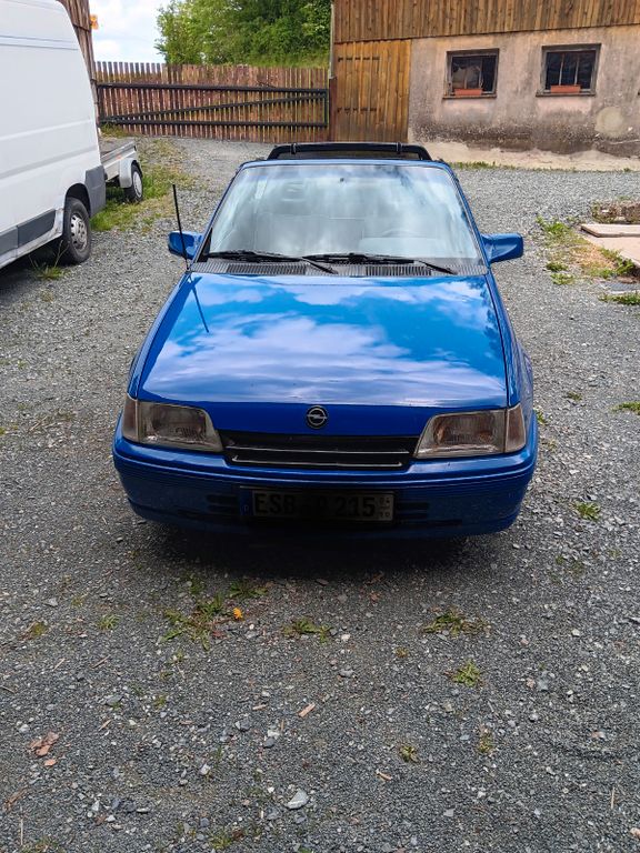 Bild des Angebotes Opel Kadett E 1,6 l Cabrio