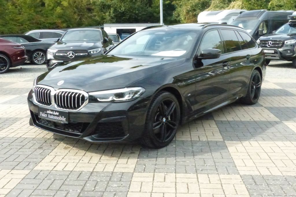 Bild des Angebotes BMW 530 d xDrive M Sport AHK Distr Leder Pano