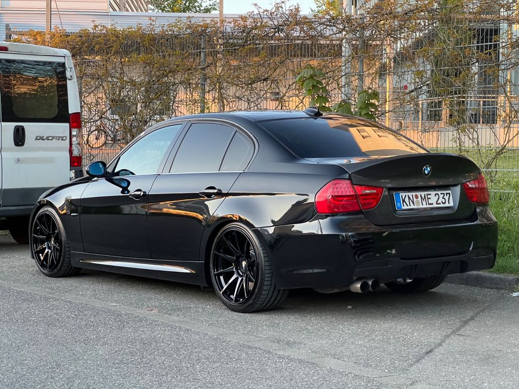 Bild des Angebotes BMW 330i - Facelift m Paket ! Beschreibung lesen !