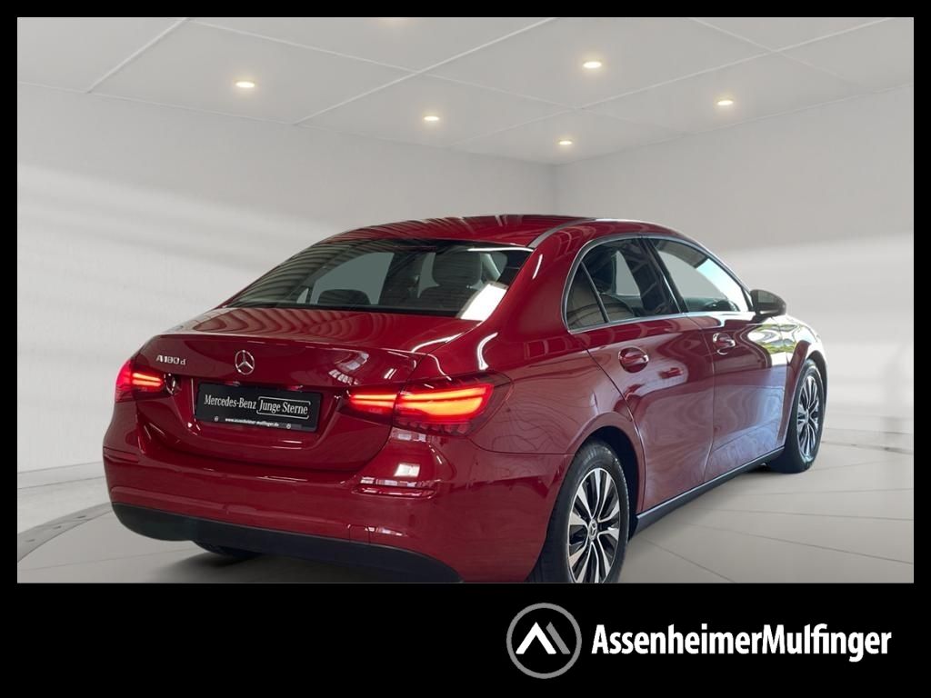 Bild des Angebotes Mercedes-Benz A 180 d Limousine Limousine Cam+LED+Navi+PTS+SHZ