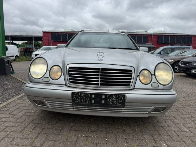 Bild des Angebotes Mercedes-Benz E 240 T ELEGANCE