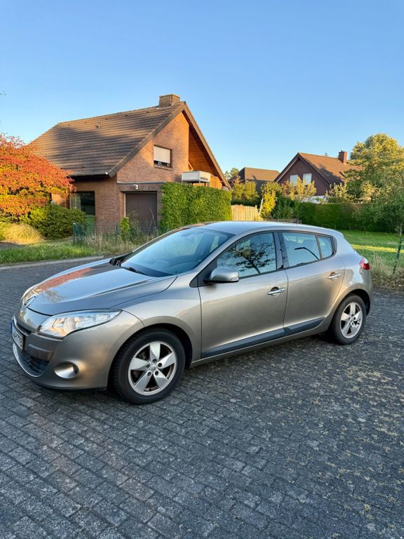 Bild des Angebotes Renault Megane Dynamique 1.6 16V 110 Dynamique