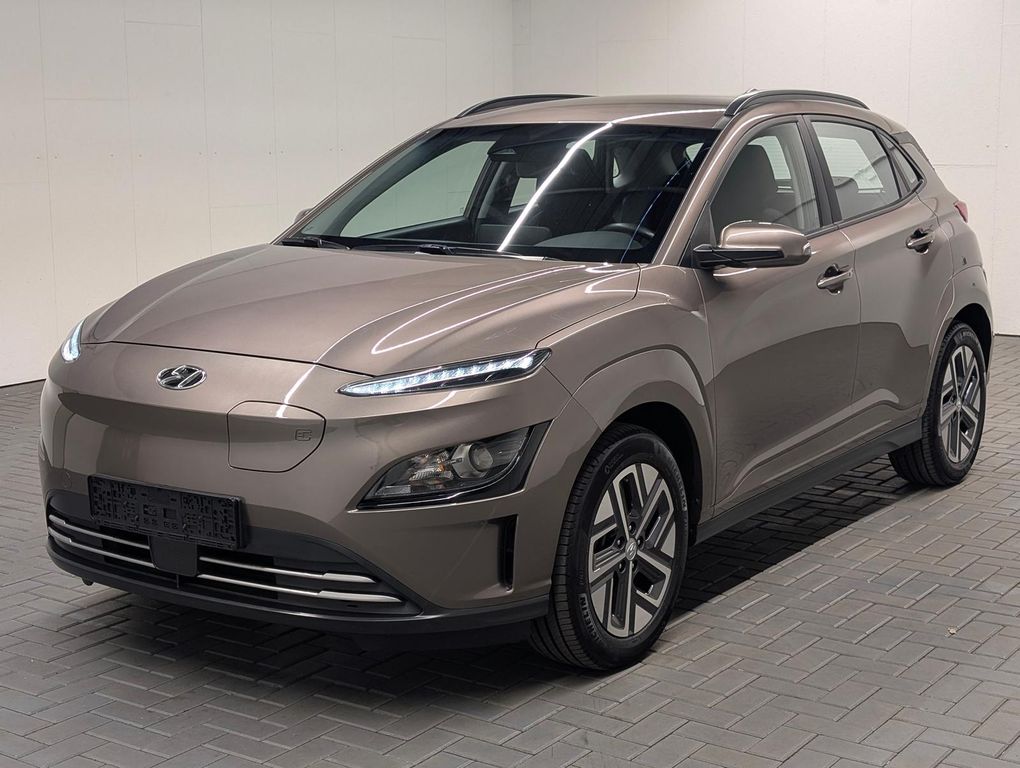 Bild des Angebotes Hyundai Kona electric Select ACC/Carplay/SHZ/Kam/Keyl/LM