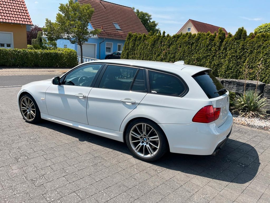 Bild des Angebotes BMW 330d Touring - LCI  M Sportpaket