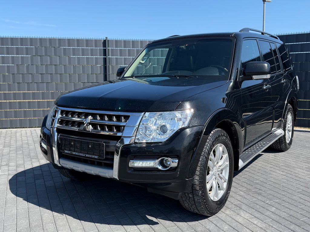 Bild des Angebotes Mitsubishi Pajero 3.2 DI-D Top 4x4*AUTOM.*CAM*SHD*AHK*7SITZ