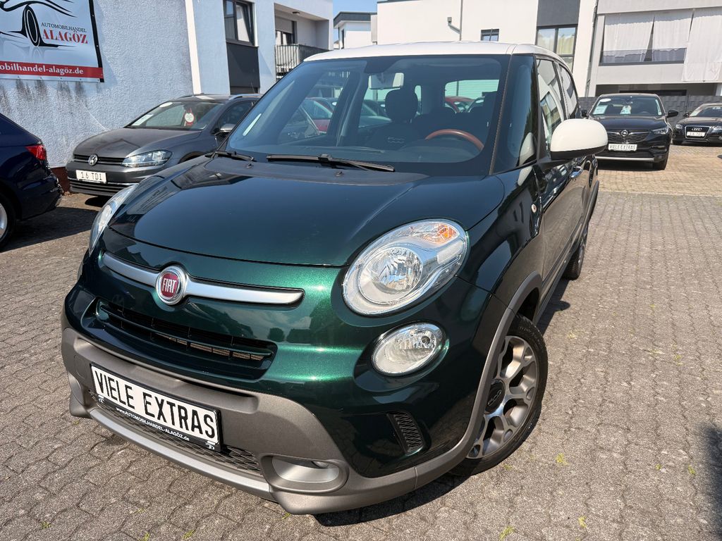Bild des Angebotes Fiat 500L Trekking TEIL-LEDER NAVI PDC SHZ 6-GANG Eu6